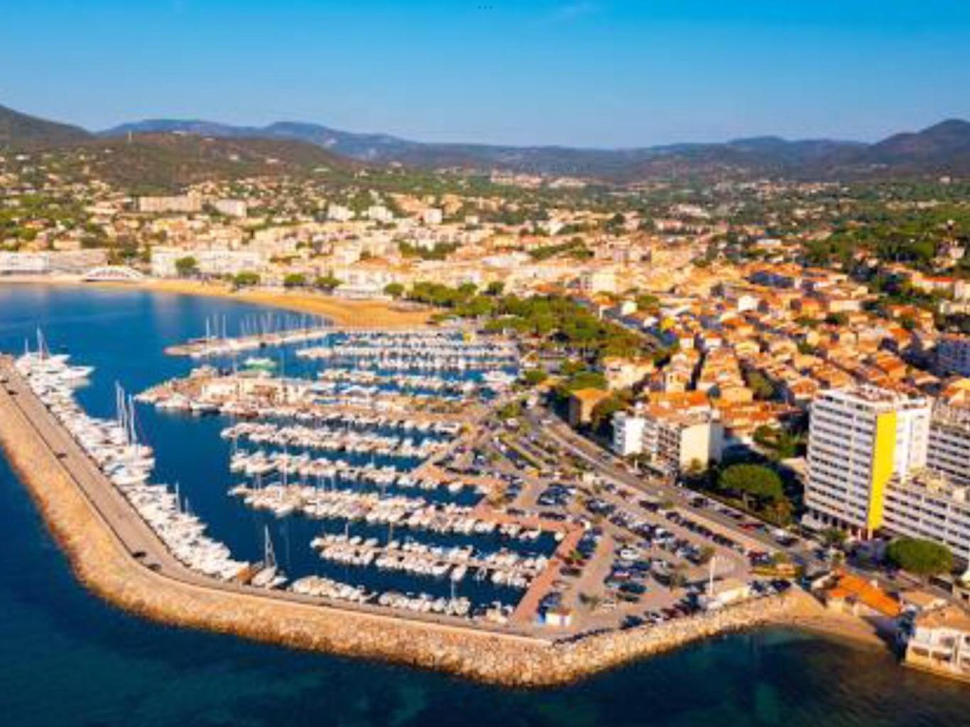 Residence 4 Etoiles Port Marine Sainte-Maxime Exterior photo